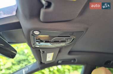 Позашляховик / Кросовер Audi Q8 2021 в 