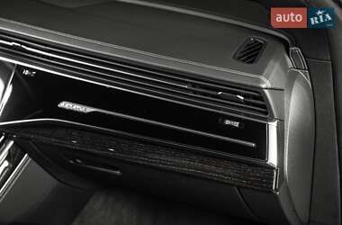 Внедорожник / Кроссовер Audi Q8 2021 в 