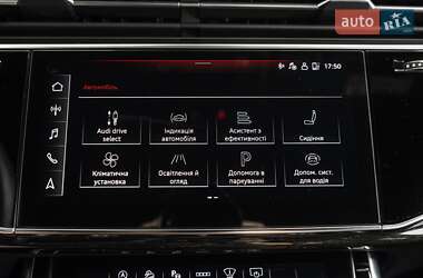 Внедорожник / Кроссовер Audi Q8 2021 в 