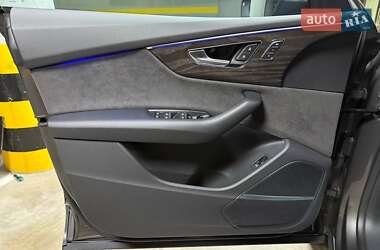 Внедорожник / Кроссовер Audi Q8 2019 в 