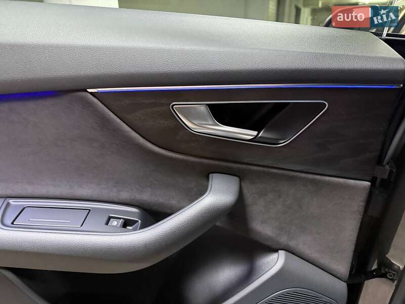 Позашляховик / Кросовер Audi Q8 2019 в Києві
