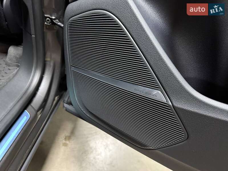 Позашляховик / Кросовер Audi Q8 2019 в Києві
