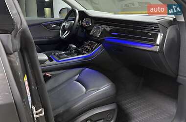 Внедорожник / Кроссовер Audi Q8 2019 в 