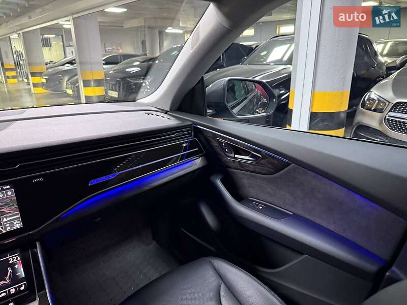 Позашляховик / Кросовер Audi Q8 2019 в Києві
