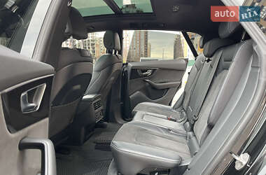Внедорожник / Кроссовер Audi Q8 2021 в 