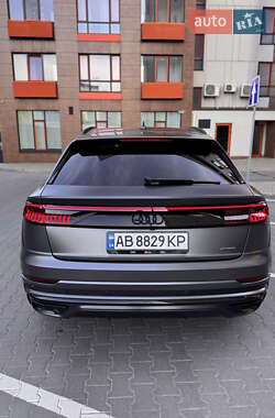 Внедорожник / Кроссовер Audi Q8 2022 в 