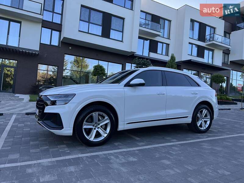 Внедорожник / Кроссовер Audi Q8 2019 в Ужгороде