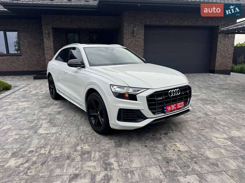 Внедорожник / Кроссовер Audi Q8 2018 в 