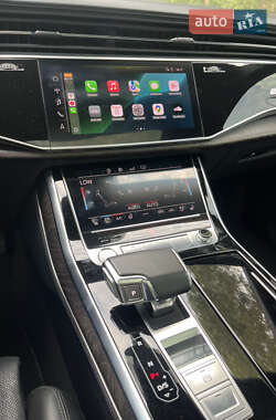 Позашляховик / Кросовер Audi Q8 2020 в 