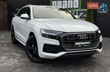 Внедорожник / Кроссовер Audi Q8 2023 в 