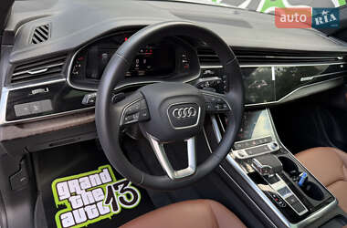 Внедорожник / Кроссовер Audi Q8 2023 в 
