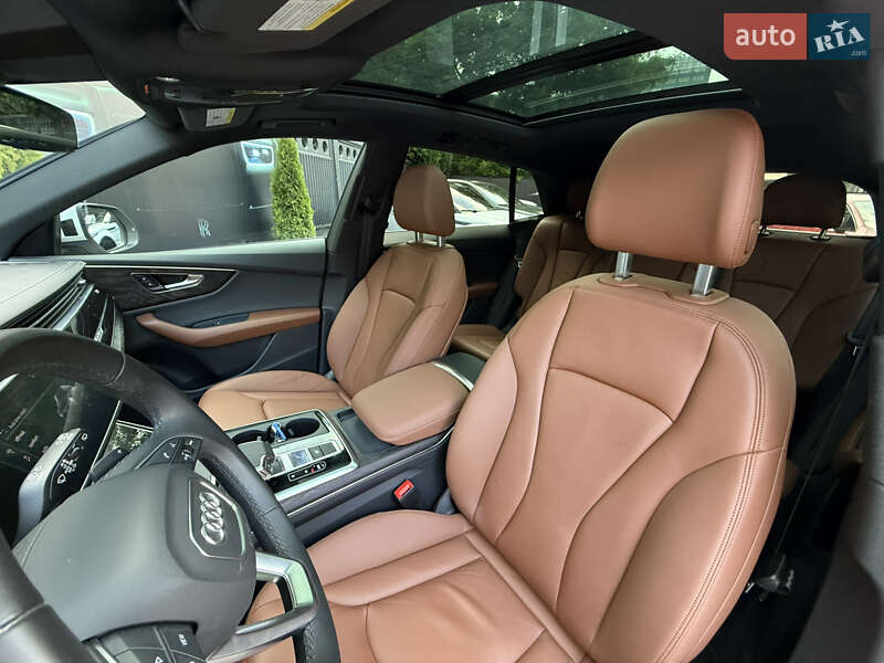 Внедорожник / Кроссовер Audi Q8 2023 в Киеве