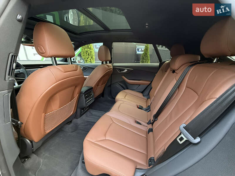 Внедорожник / Кроссовер Audi Q8 2023 в Киеве