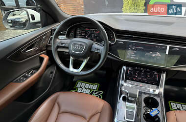 Внедорожник / Кроссовер Audi Q8 2023 в 