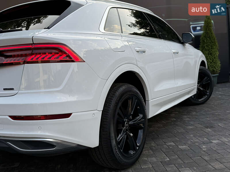 Внедорожник / Кроссовер Audi Q8 2023 в Киеве