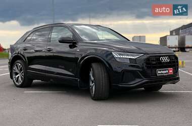 Внедорожник / Кроссовер Audi Q8 2021 в 