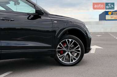 Внедорожник / Кроссовер Audi Q8 2021 в 