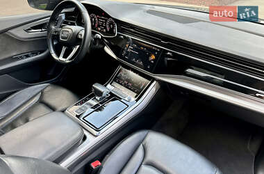 Внедорожник / Кроссовер Audi Q8 2019 в 