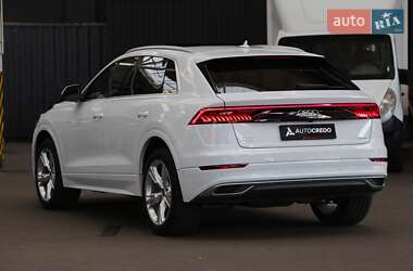 Внедорожник / Кроссовер Audi Q8 2022 в 