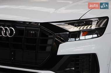 Внедорожник / Кроссовер Audi Q8 2022 в 