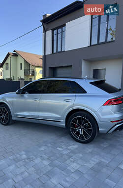 Внедорожник / Кроссовер Audi Q8 2023 в 