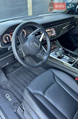Внедорожник / Кроссовер Audi Q8 2023 в 