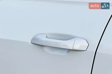 Внедорожник / Кроссовер Audi Q8 2020 в 