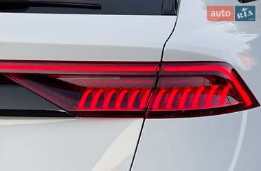 Внедорожник / Кроссовер Audi Q8 2020 в 
