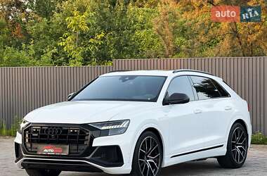 Внедорожник / Кроссовер Audi Q8 2020 в 