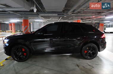 Внедорожник / Кроссовер Audi Q8 2022 в 