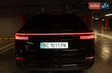 Внедорожник / Кроссовер Audi Q8 2022 в 