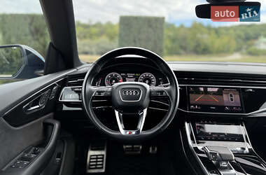 Внедорожник / Кроссовер Audi Q8 2021 в 