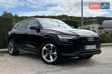 Внедорожник / Кроссовер Audi Q8 2021 в 