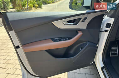 Внедорожник / Кроссовер Audi Q8 2020 в 