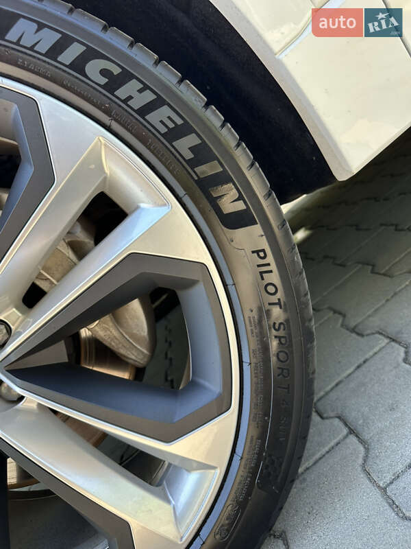 Внедорожник / Кроссовер Audi Q8 2020 в Одессе