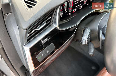 Внедорожник / Кроссовер Audi Q8 2022 в 