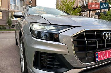 Внедорожник / Кроссовер Audi Q8 2022 в 
