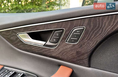 Внедорожник / Кроссовер Audi Q8 2022 в 