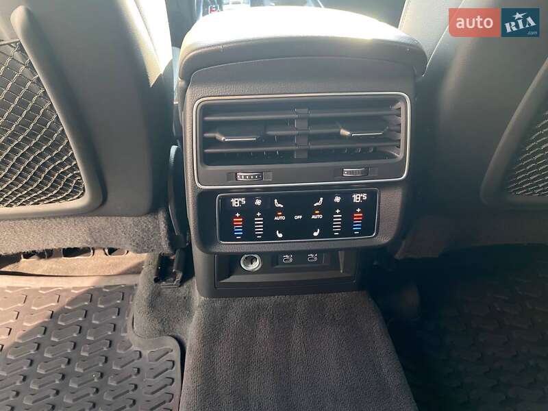 Внедорожник / Кроссовер Audi Q8 2021 в Львове