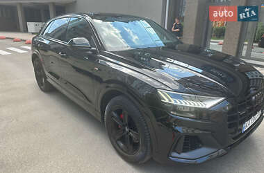 Позашляховик / Кросовер Audi Q8 2018 в 