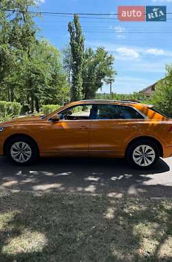 Внедорожник / Кроссовер Audi Q8 2019 в 