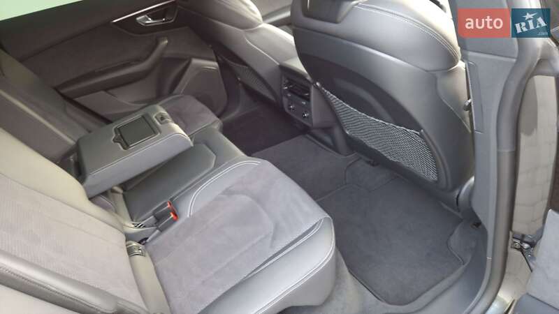 Внедорожник / Кроссовер Audi Q8 2023 в Киеве