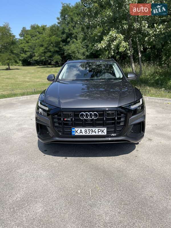 Внедорожник / Кроссовер Audi Q8 2020 в 