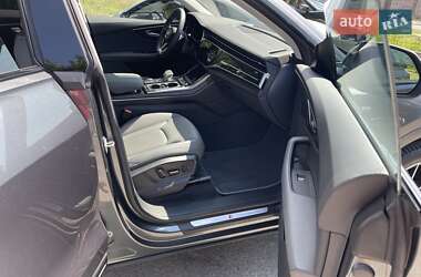 Внедорожник / Кроссовер Audi Q8 2020 в 