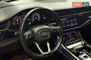 Внедорожник / Кроссовер Audi Q8 2018 в 