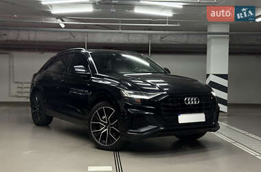 Внедорожник / Кроссовер Audi Q8 2018 в 
