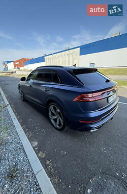 Внедорожник / Кроссовер Audi Q8 2018 в 