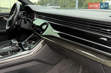 Внедорожник / Кроссовер Audi Q8 2018 в 