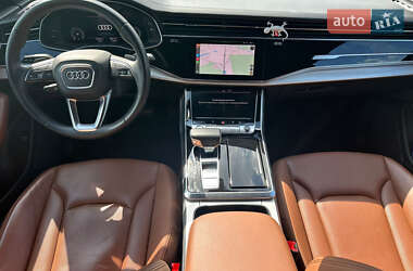 Позашляховик / Кросовер Audi Q8 2018 в 