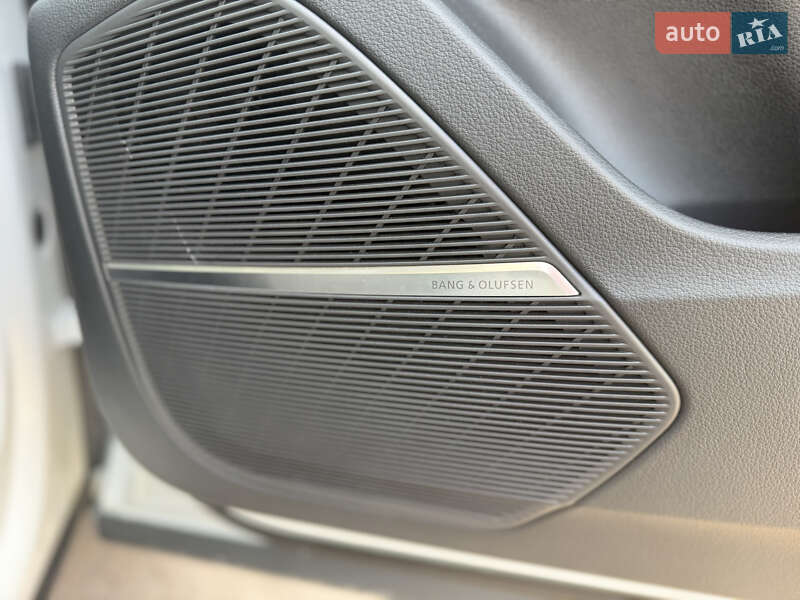 Внедорожник / Кроссовер Audi Q8 2018 в Киеве